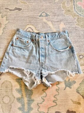 LEVIS Light Wash Denim Cutoff Shorts 26